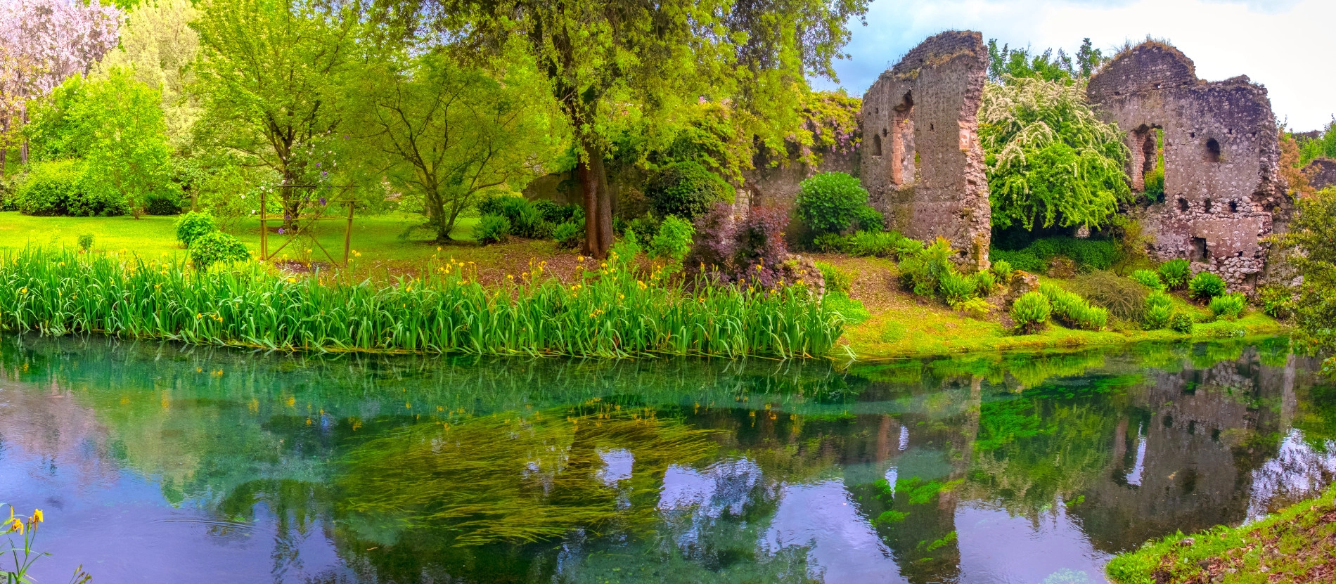 Italien_Ninfa_1900x831_AdobeStock_268472935