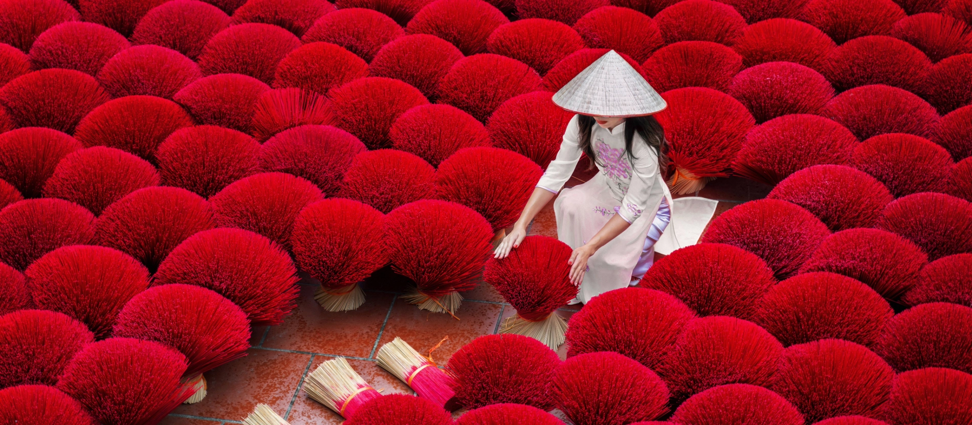 Vietnam_Hanoi_rökelse_AdobeStock_611965822